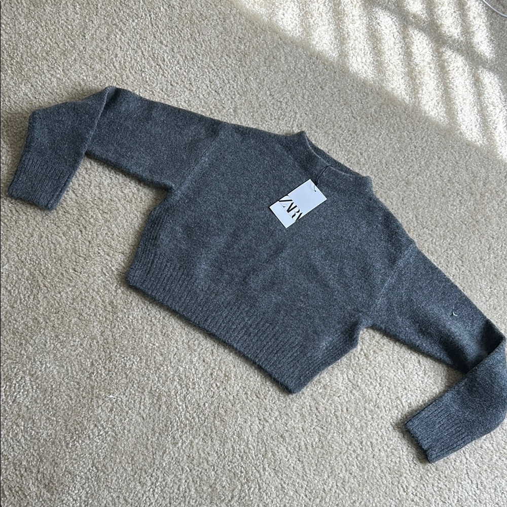 Zara Gray Women's Sweater size small